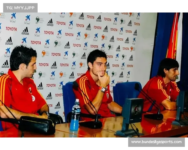 法兰克福新帅里埃拉强调快速转换和反击足球,试图解决球队防守漏洞 法兰克福新帅里埃拉强调快速转换和反击足球,试图解决球队防守漏洞